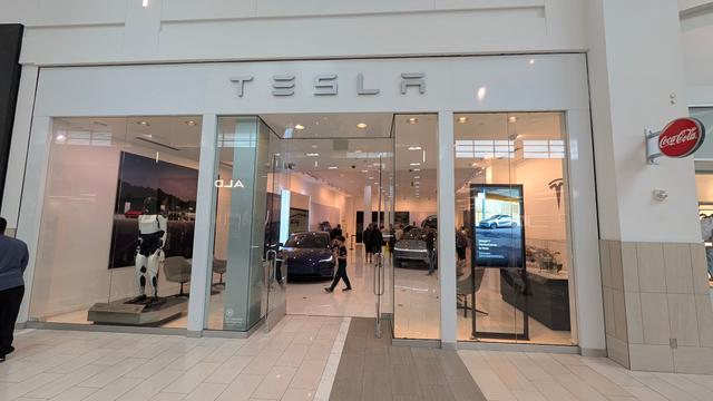 Tesla, Orlando, Florida