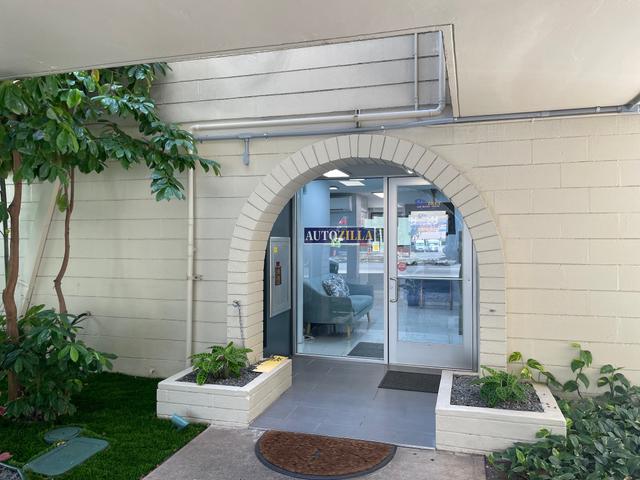 AUTOZILLA CAR BUYING CENTER, Honolulu, Hawaii
