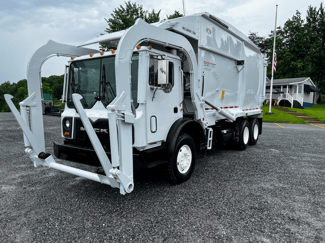 Auto Wholesalers Used Trucks & Parts