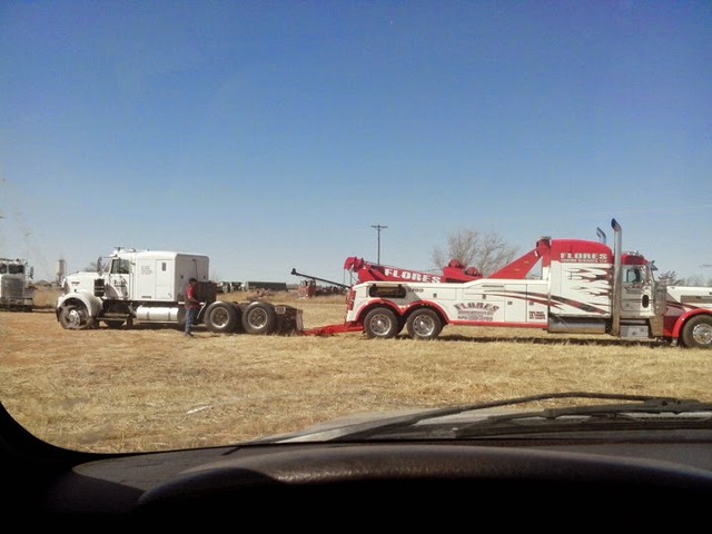 Flores Towing Services LLC & Flores Sevices LLC