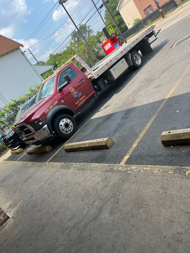 Ant's Towing LLC