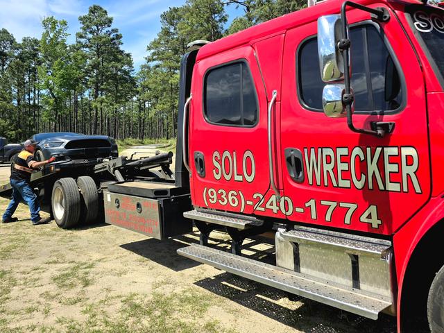 Solo Wrecker Service