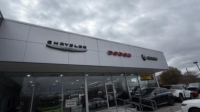 Vestal Chrysler Dodge Jeep RAM, Vestal, New York