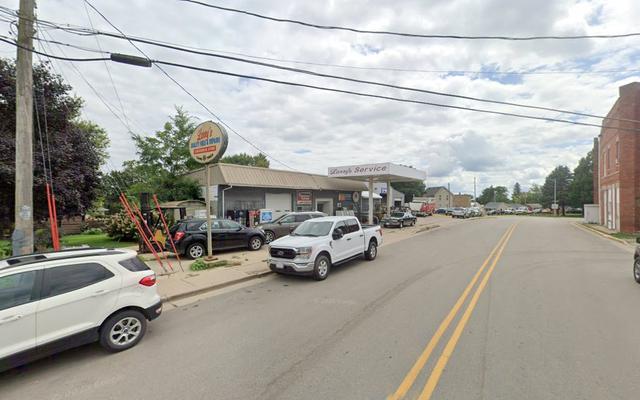 Larry's Service Station, Linden Beach, Wisconsin