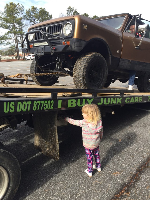 Roadrunner Towing- We Buy Junk Cars
