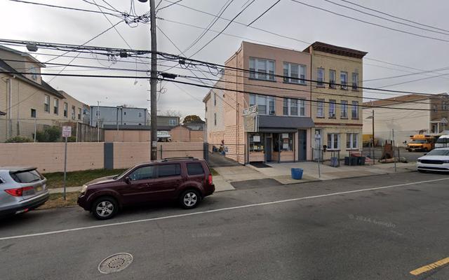 Latinos Auto Parts, Newark, New Jersey