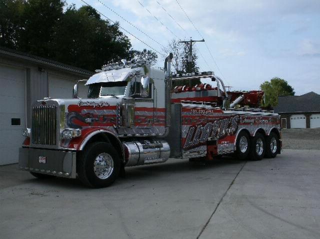 Lloyd’s Towing Service & Sales LLC