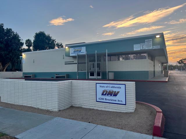 Riverside DMV, Riverside Grove, California