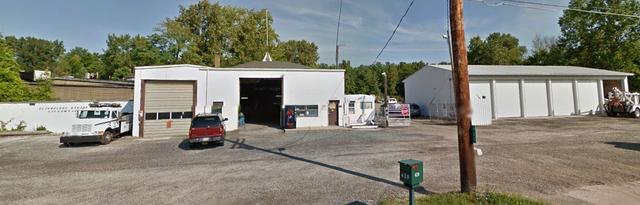 Cloverleaf Garage