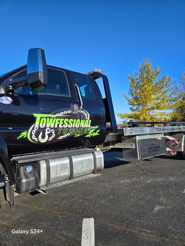 Towfessional Towing LLC, Imperial, Missouri