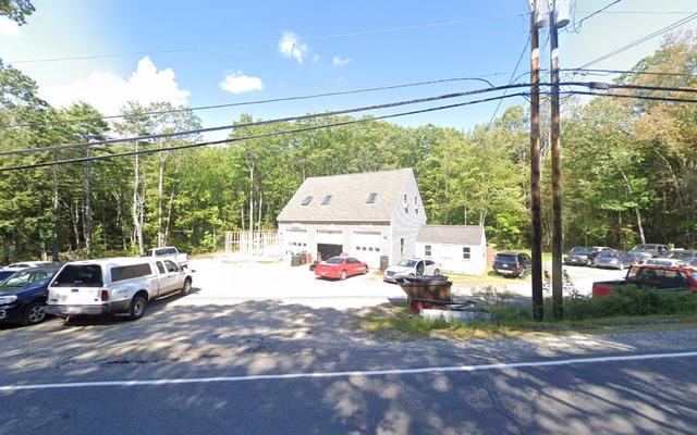 Barrett’s Garage, Newcastle, Maine
