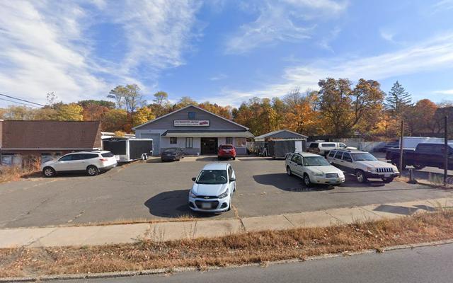 Plymouth Auto, Pequabuck, Connecticut