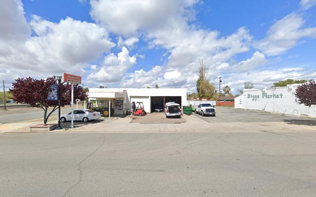 George's Auto Repair, Biggs, California