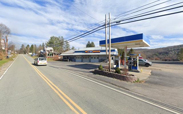 Russ' Garage, Jackson, Pennsylvania