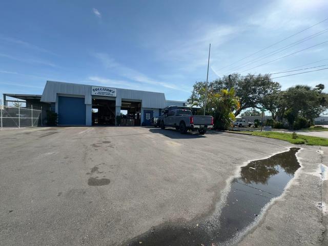 Collison's Towing, Vero Beach, Florida
