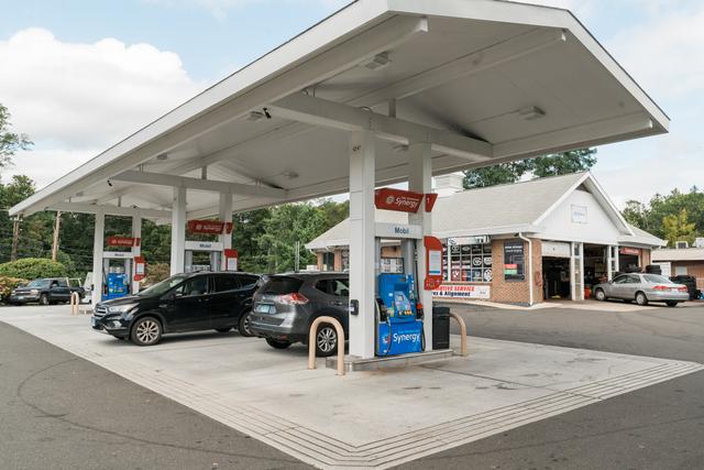 Trumbull Mobil Service Center