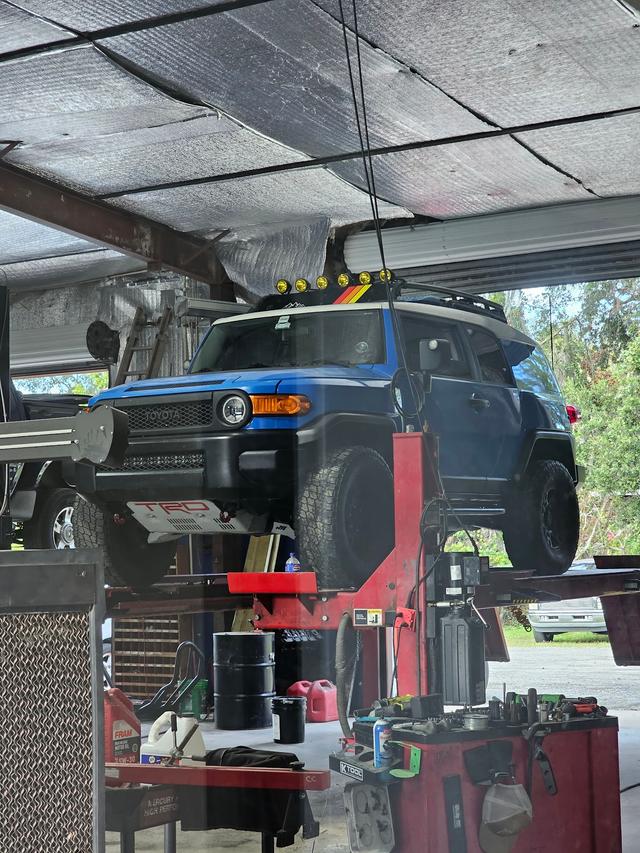 Johnny's Auto Repair, Little Lake City, Florida