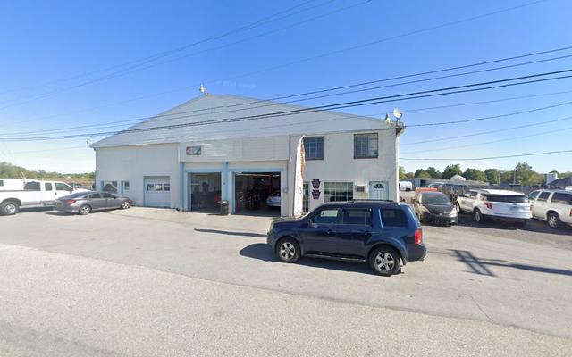 Myers Auto Body & Service Center, Manheim, Pennsylvania