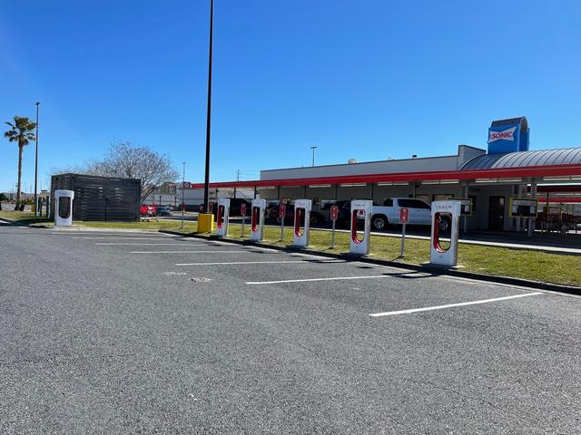 Tesla Supercharger, Lake Charles, Louisiana
