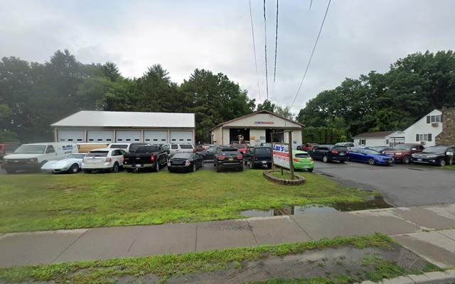 Lou's Auto Repair, Oneonta, New York