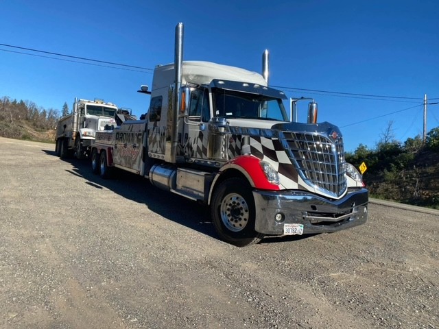 Brown's Towing