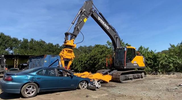 MEGA AUTO RECYCLING, Tampa, Florida