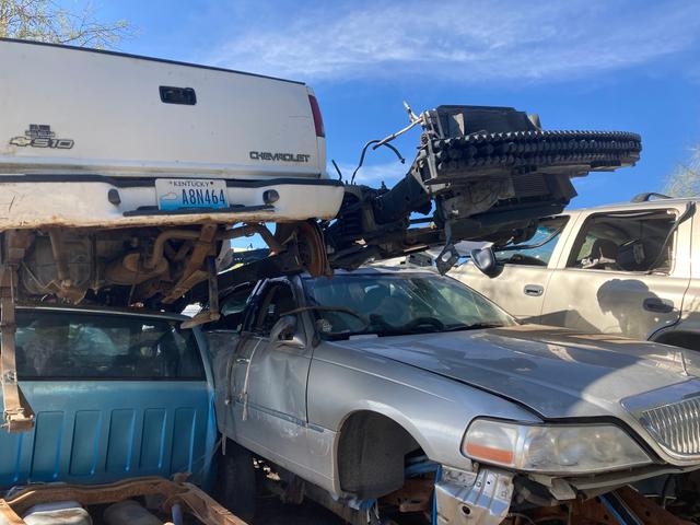Hook-N-Book Recycling, Corona de Tucson, Arizona