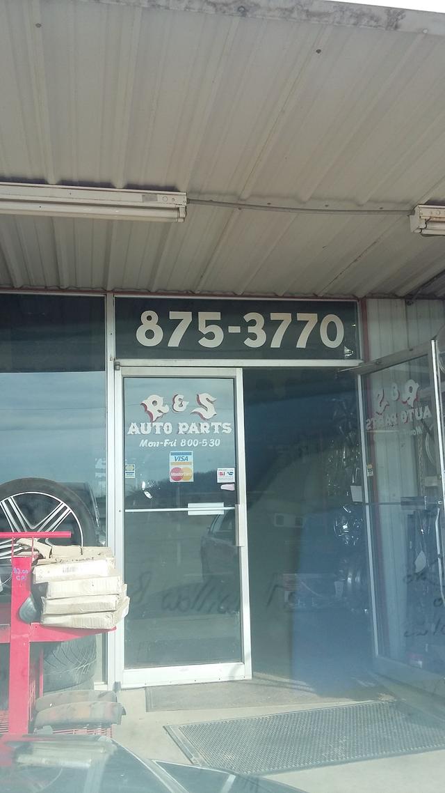R & S Auto Parts, Moffett, Oklahoma