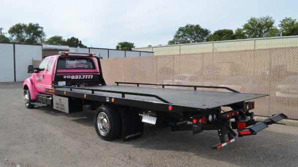 Henderson Towing & Auto Repair, Detroit, Michigan