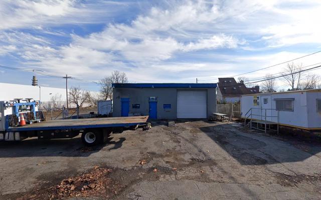 Phil's Towing & Recovery Services, Peabody, Massachusetts