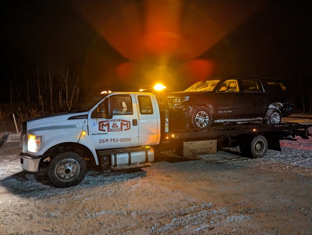 M&M Towing