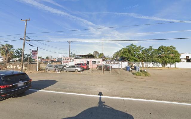 Diaz Auto dismantling & Repair, Bakersfield, California