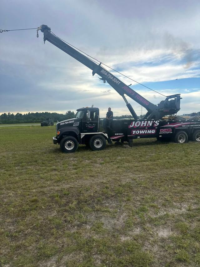 John's Towing