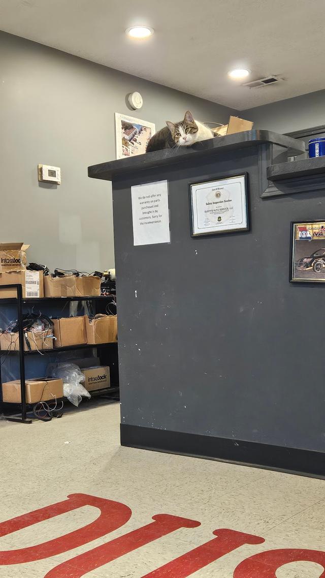 Dusty's Auto Service, St Joseph, Missouri