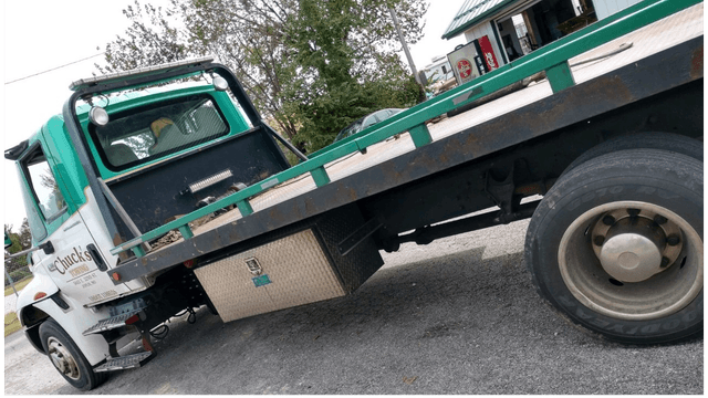 Chuck's Towing