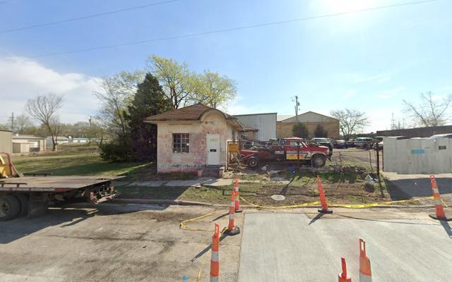 Appleton's Wrecker Services & Auto, Joplin, Missouri