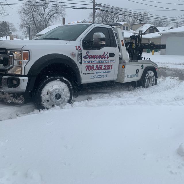 Saucedo's Towing
