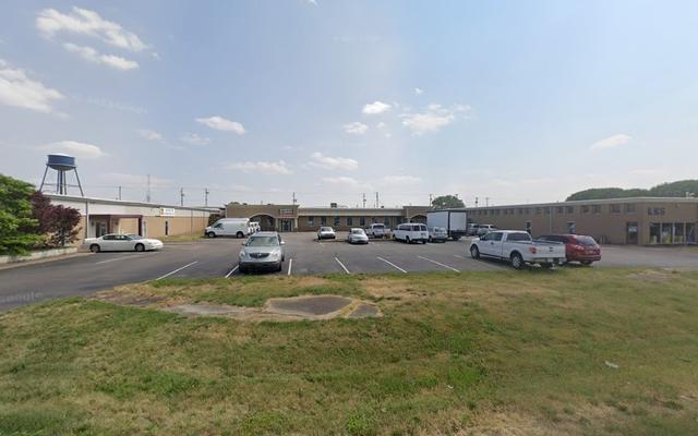 Distributors Warehouse Bumper to Bumper, Evansville, Indiana