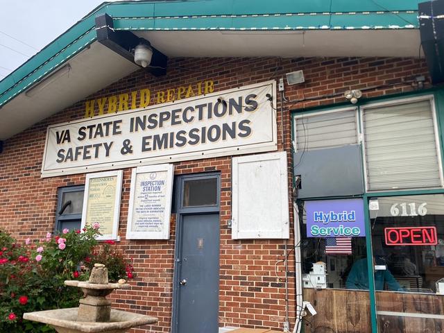 Lee's Auto Center, West Falls Church, Virginia