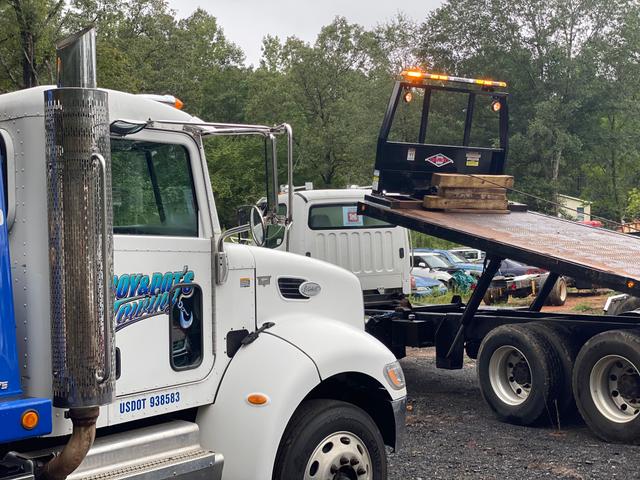 Roy & Dot's Towing