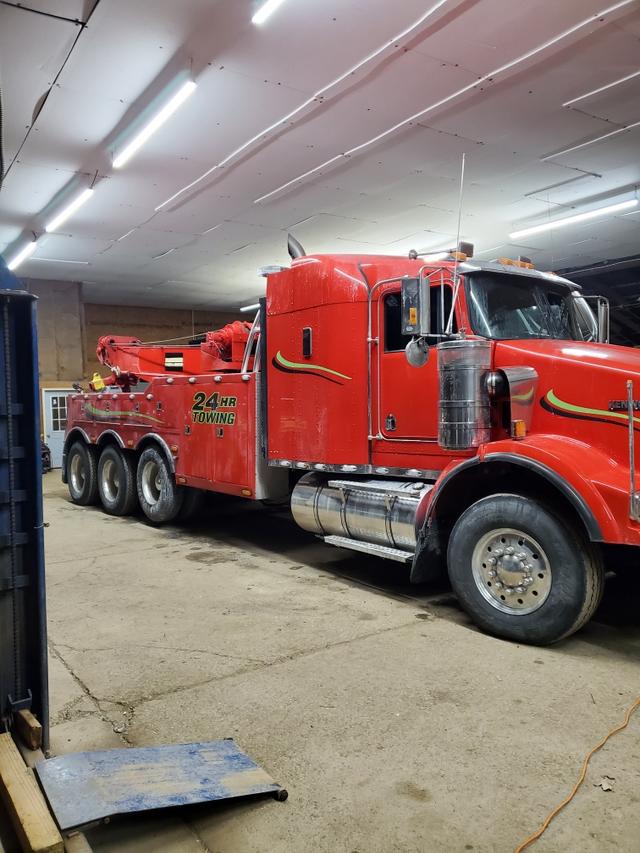 RoadRunner Towing Services Inc., Flint, Michigan