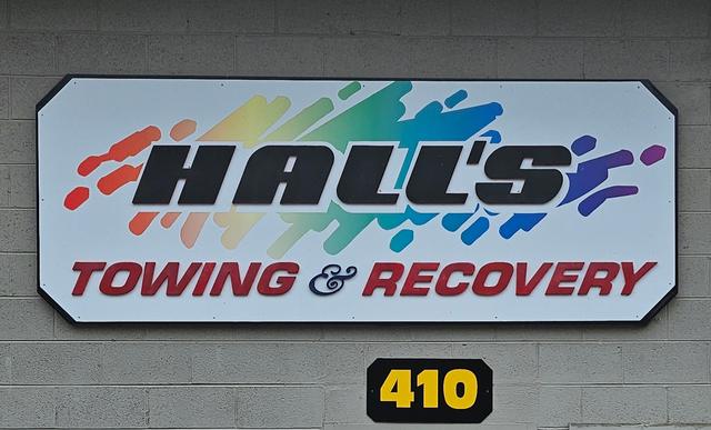 Hall's Towing & Recovery