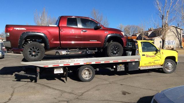 Wayne's Towing