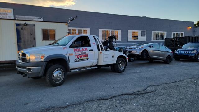 Milan Towing/Compania de Gruas, Lynn MA, Lynn, Massachusetts