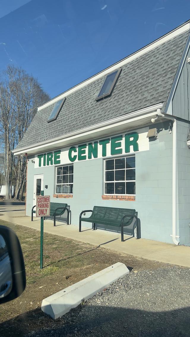 Everett's Tire Center, Brockton, Massachusetts