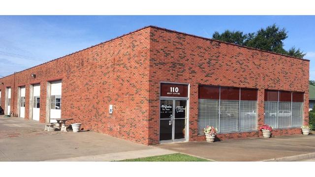 McJunkins Tire, Longview, Texas