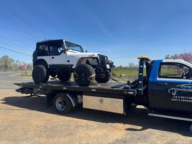 Q's towing, Sacramento, California