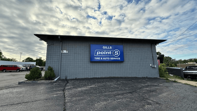 Gills Point S Tire & Auto Service, Jackson, Michigan