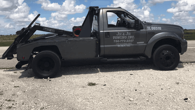 Jr & Jr Towing inc., Opa Locka, Florida