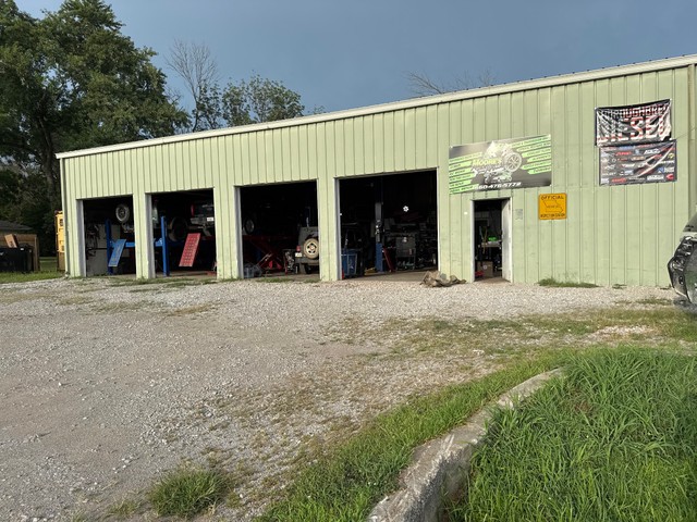 Moore’s Towing & Auto Repair
